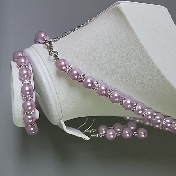 Beaded Jewelry Set Lavender Pearl Necklace Earrings Bracelet Fun Fashion - Picture 5 of 9